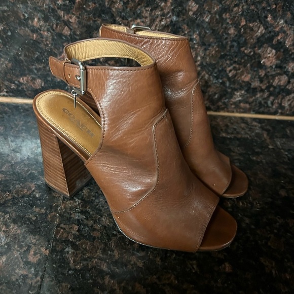Coach Chunky Heel Brown Leather Ankle Strap Sandals Size 8.5 - Picture 3 of 12